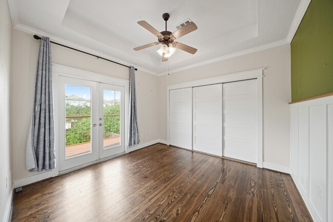 Building Photo - 513 W 22nd St