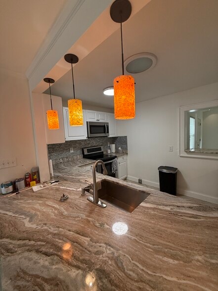 Building Photo - 2315 Carroll Pl