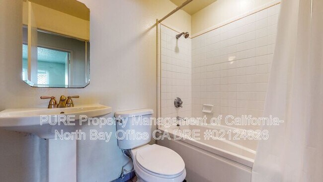 Building Photo - 1321 Berrydale Dr