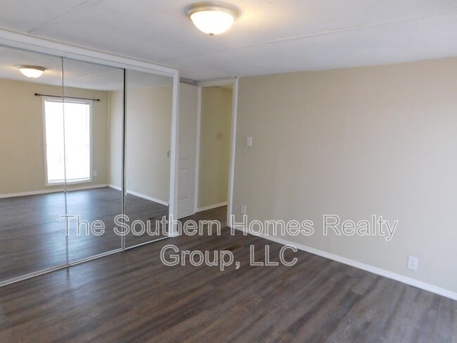 Building Photo - 114 Co Rd 494