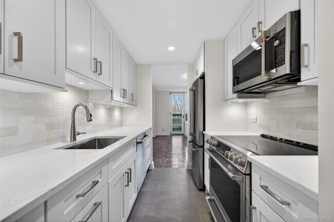 Building Photo - 111 Cherry Valley Ave