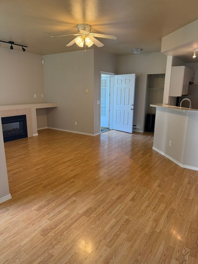 Building Photo - 2Bd/2Ba Kent Condo