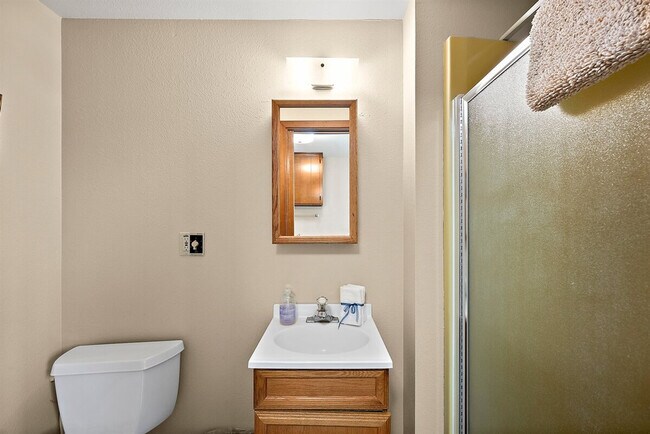 Building Photo - 153 Maple Ln NW