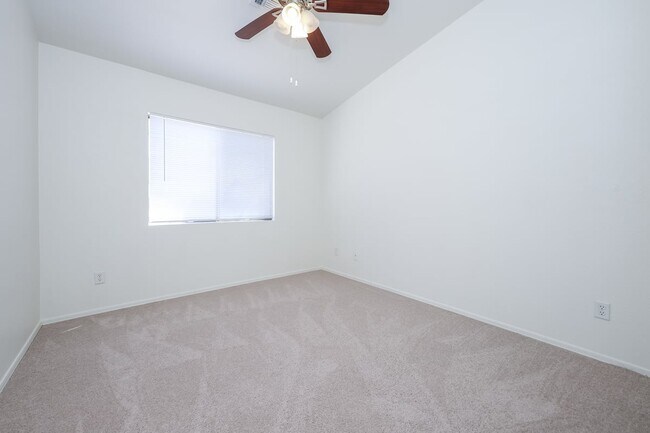 Building Photo - 6645 S SQUAWROOT Pl