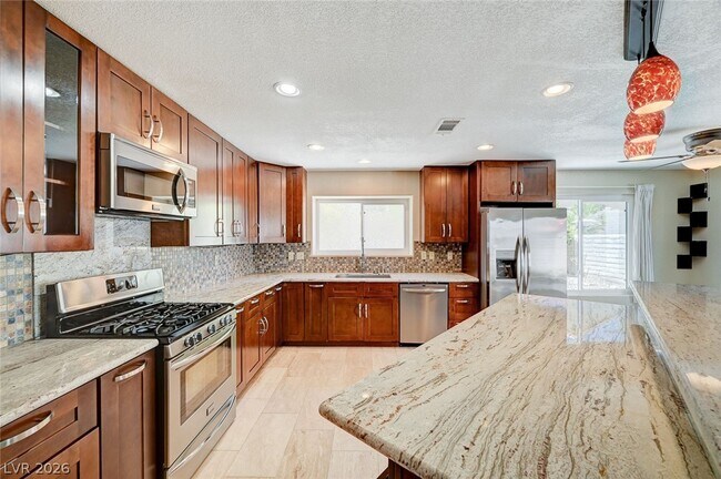 Building Photo - 2733 Brookstone Ct