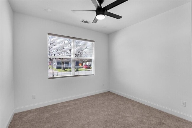 Building Photo - 1323 S Montgomery St