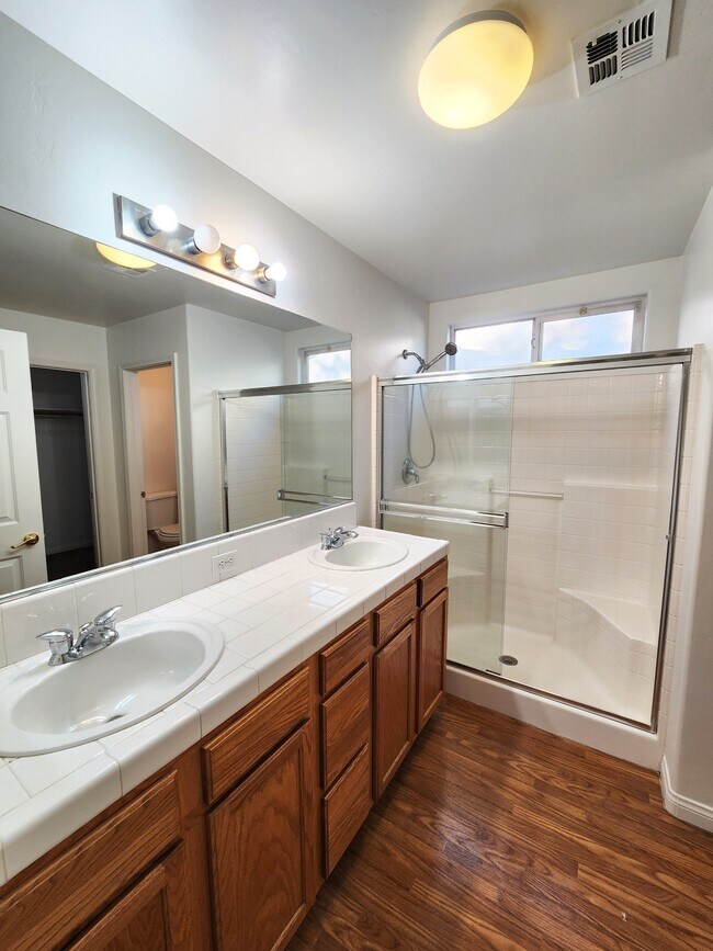 Building Photo - 11710 Walderi St