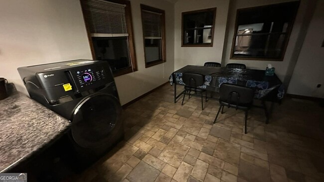 Building Photo - 3966 N Indian Cir NW