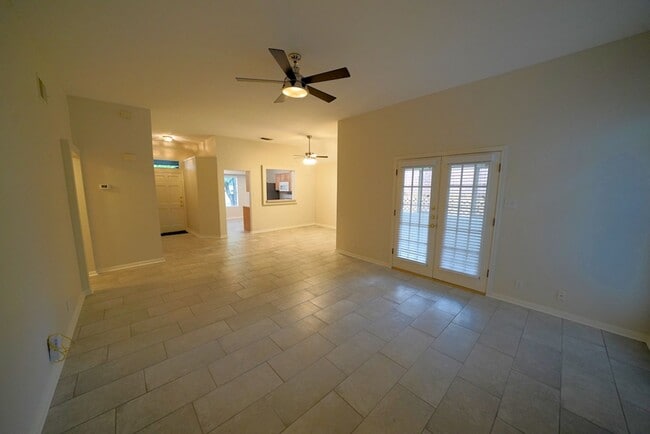 Building Photo - Beautiful Home in the desirable Shavano Ga...