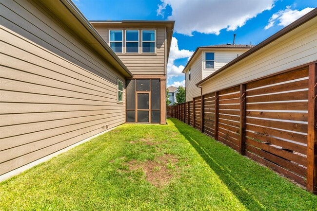 Building Photo - 1518 Frontier Valley Dr