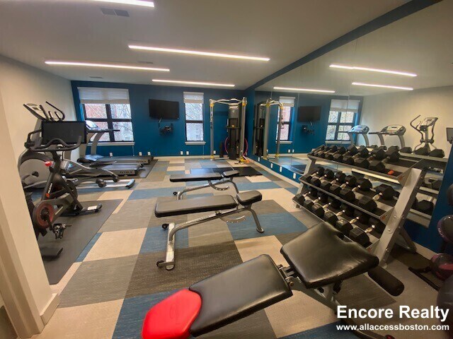 Building Photo - 45 Marion St