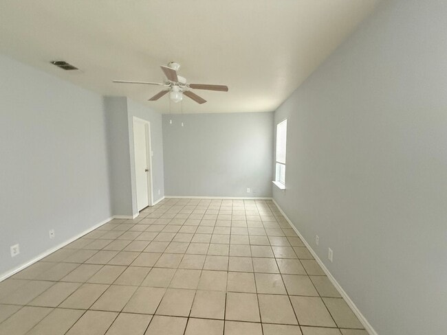 Building Photo - 10607 Shaenview