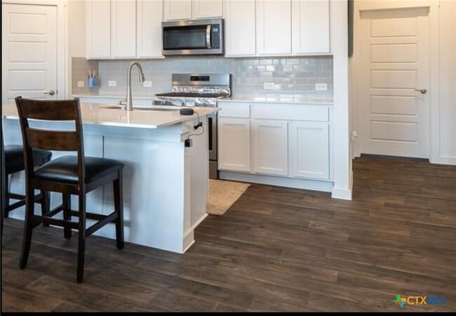 Building Photo - 14020 Neskar Dr