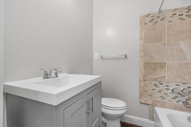 Building Photo - 3503 Oakmont Ave