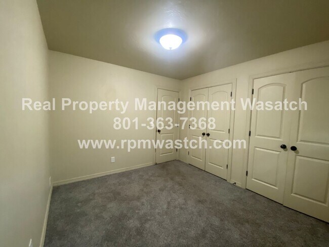 Building Photo - Come See This Great 2 Bedroom 1 Bath Condo In Salt Lake City!