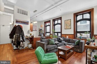 Building Photo - 35 S 13th St