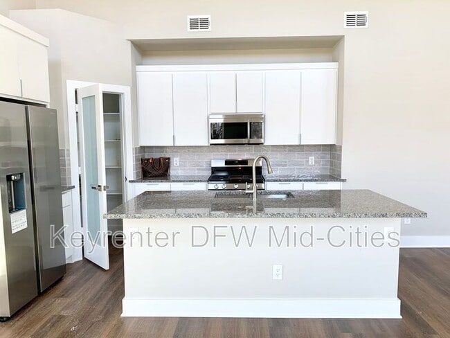 Building Photo - 1431 Pearson St