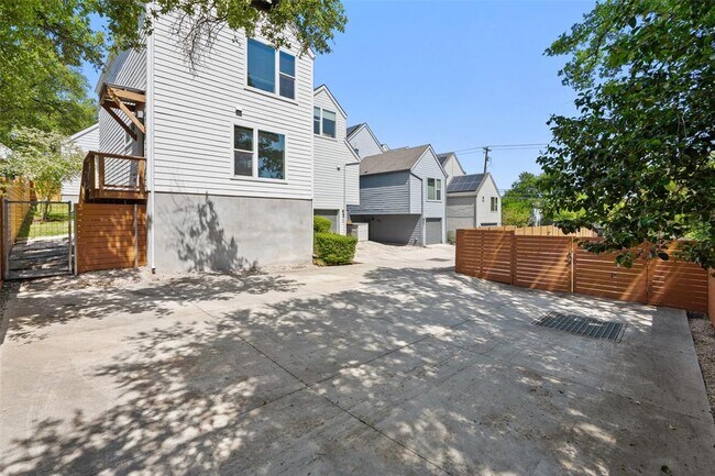 Building Photo - 3111 Aldwyche Dr