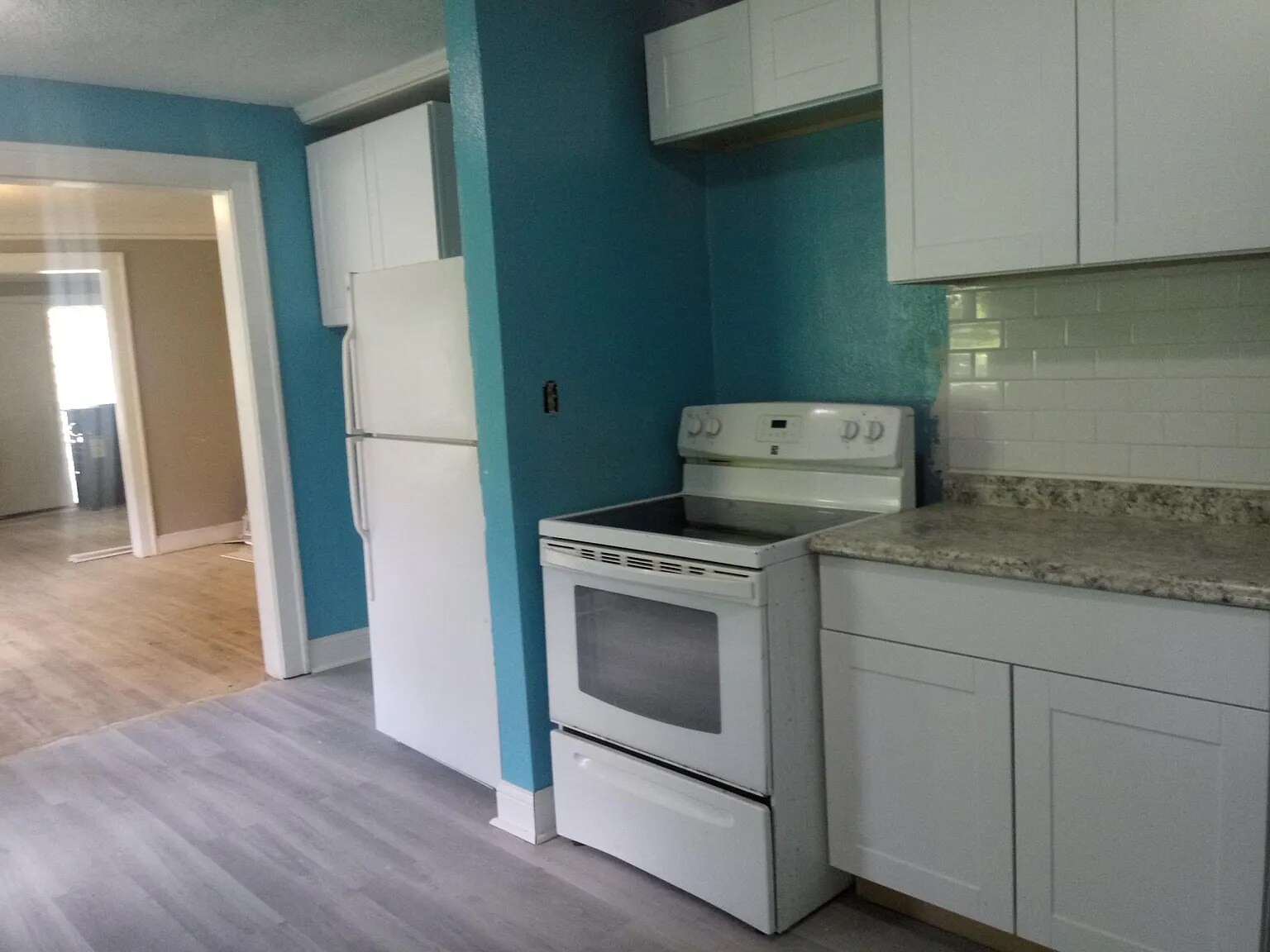 Building Photo - 5836 Euclid Ave