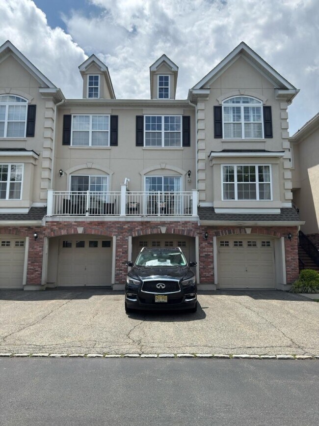 Building Photo - 197 Blue Heron Dr