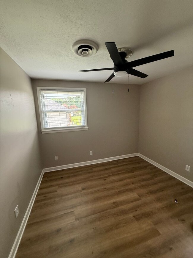 Building Photo - 1202 Nahm Dr