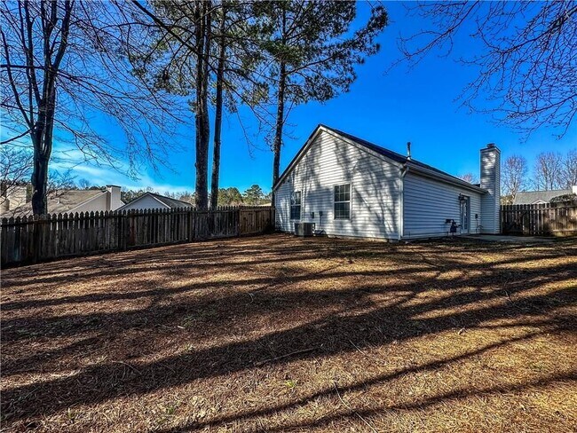 Building Photo - 2661 Laurel Ln NW