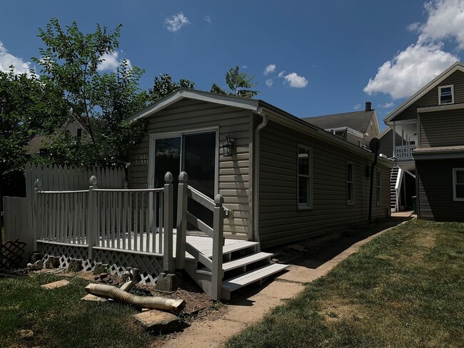 Building Photo - 146 Kennedy St