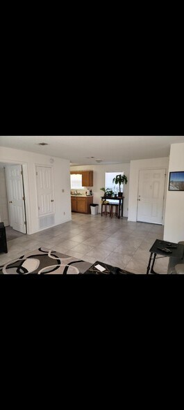 Building Photo - 6519 Robie Rd