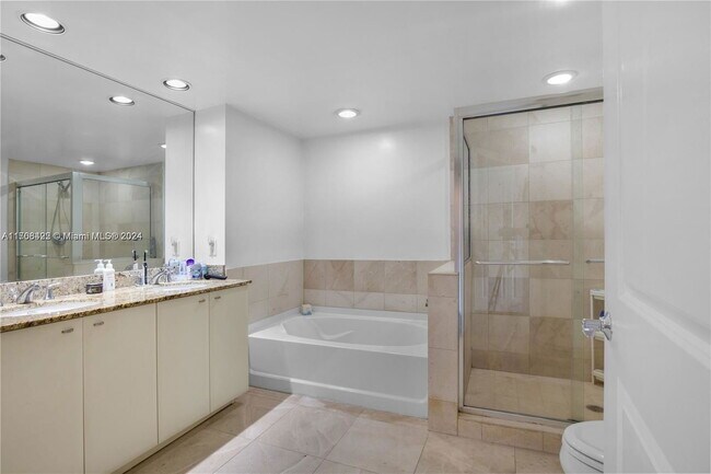 Building Photo - 610 W Las Olas Blvd