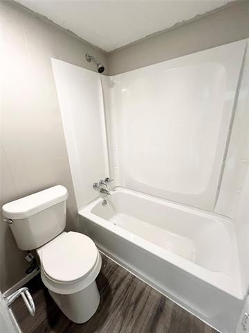 Building Photo - 2201 Seville Ct