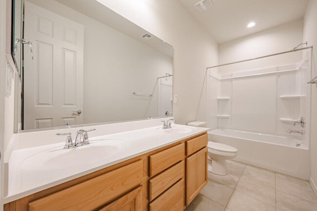 Building Photo - 13715 W Calle De Baca