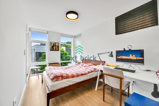 Building Photo - 2 BED & 2 BATH TOWNHOUSE FOR RENT