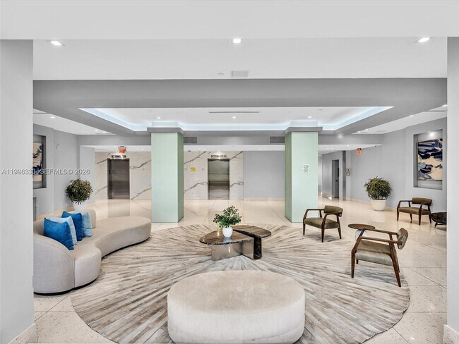 Building Photo - 20301 W Country Club Dr