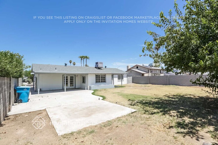 Building Photo - 3843 W Bloomfield Rd