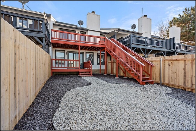 Building Photo - EAST2746