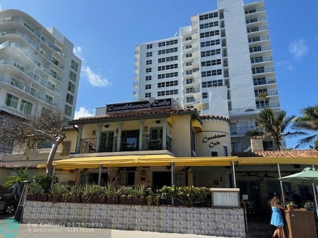 Building Photo - 3000 Riomar St