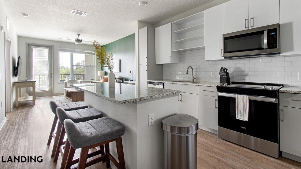 Building Photo - 7311 Baymeadows Way