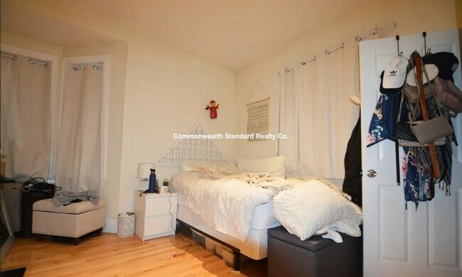 Building Photo - 1203 Beacon St