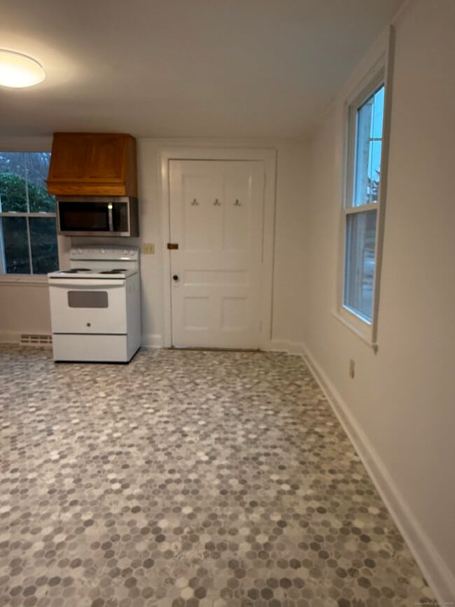 Building Photo - 259 Old Whitfield St