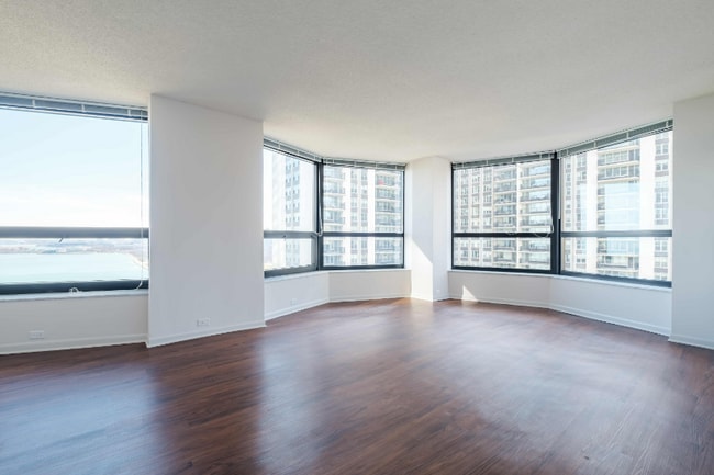 Building Photo - 163 N Harbor Dr