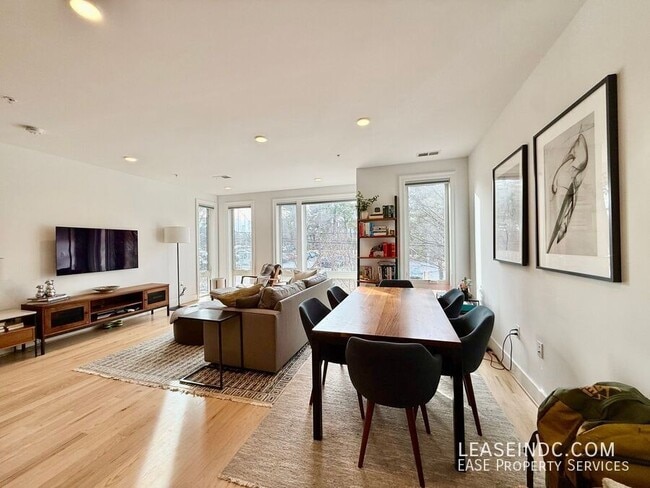 Building Photo - 4335 Harrison St NW