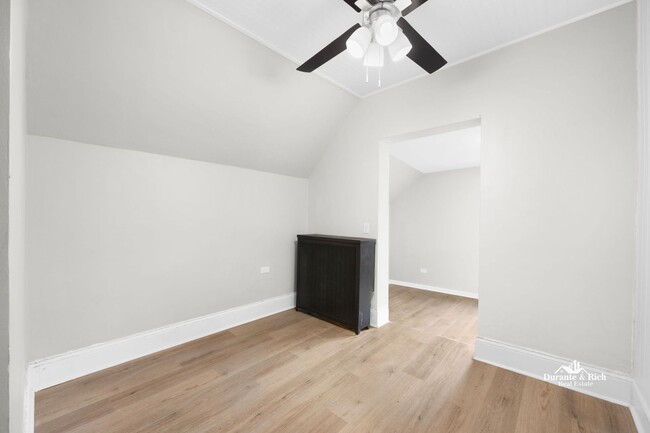 Building Photo - Modern Updated Victorian Duplex 3-Plus Bed...