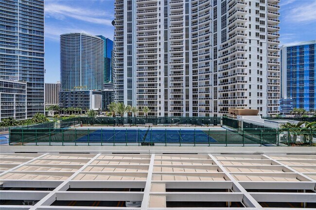 Building Photo - 801 Brickell Key Blvd