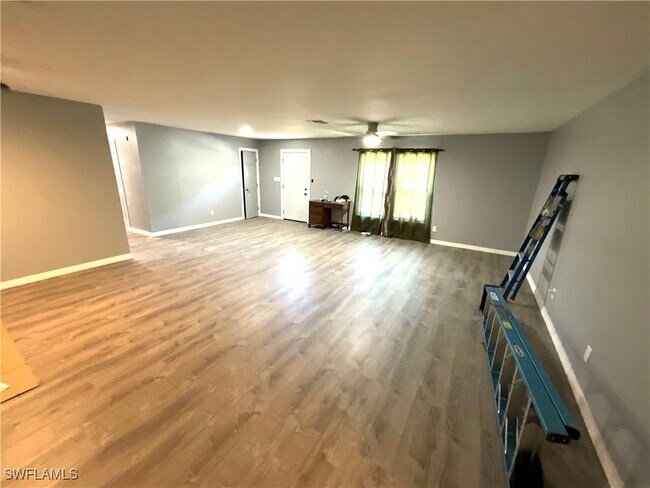 Building Photo - 169 Riverview Rd