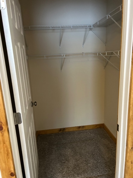 Building Photo - 351 W Buttercup Way