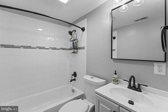 Building Photo - 13728 Gran Deur Dr