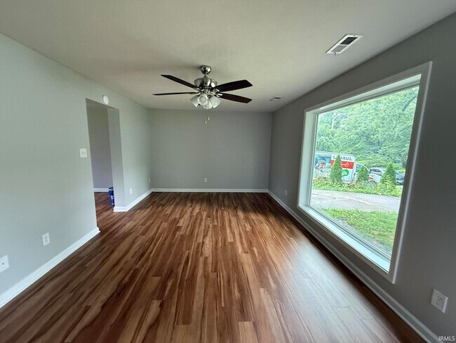 Building Photo - 1014 N Orris Dr