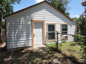Building Photo - 608 E N 15th St