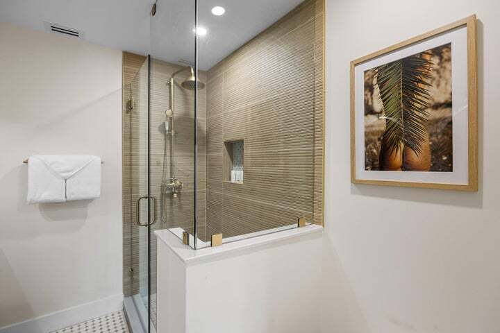 Building Photo - 1096 SW 27th Ave