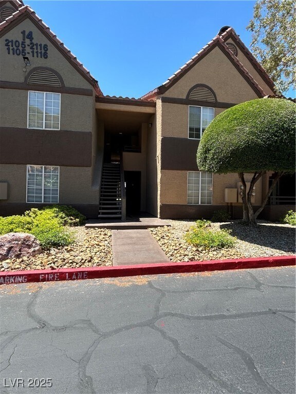 Building Photo - 2200 S Fort Apache Rd